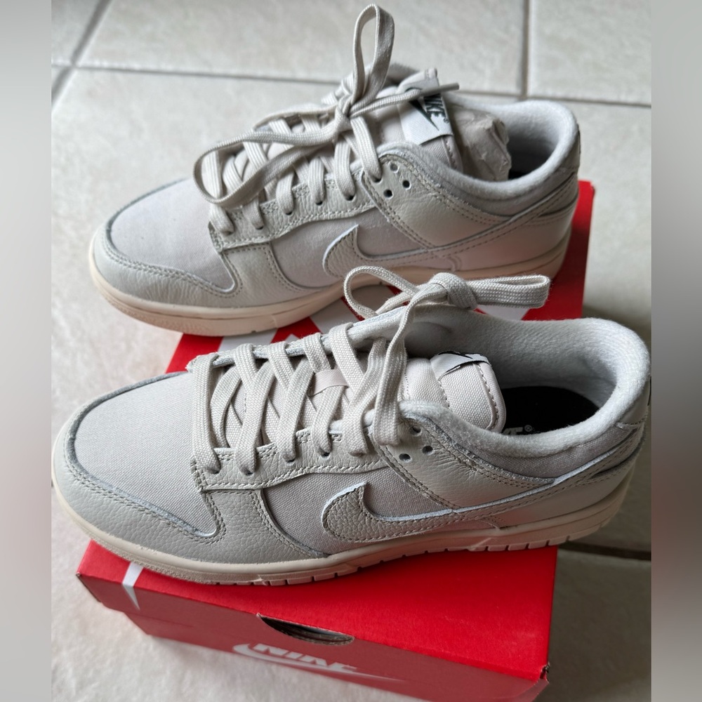 BRAND NEW Nike Dunk Low Retro PRM Sneakers- Men’s 5.5 (Women’s 7)